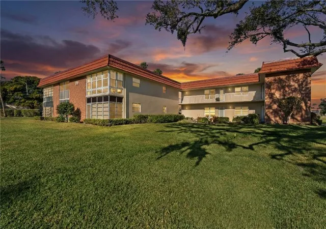 60-woodland-dr-202-vero-beach-fl-32962/hzid_c2bca9d2