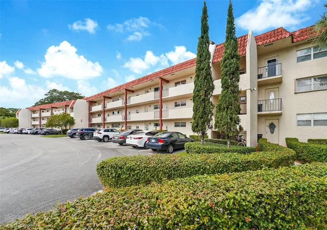 300-s-hollybrook-dr-302-pembroke-pines-fl-33025/hzid_0a0e4556