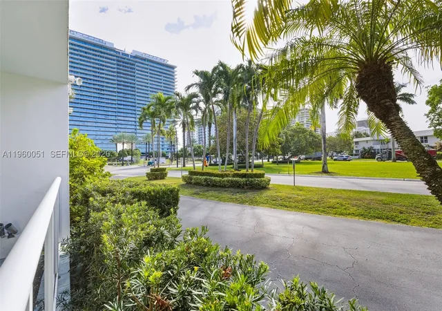 1-harbour-way-108-bal-harbour-fl-33154/hzid_ca5d8341