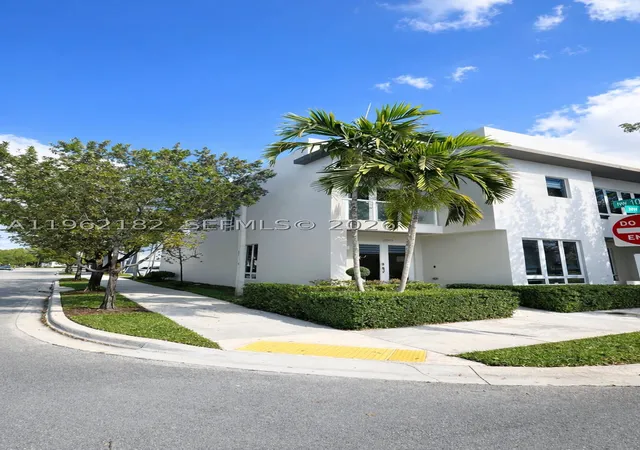 10565-nw-64th-way-doral-fl-33178/hzid_e16435b6