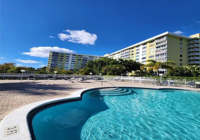 4400-hillcrest-dr-404-hollywood-fl-33021/hzid_34140161