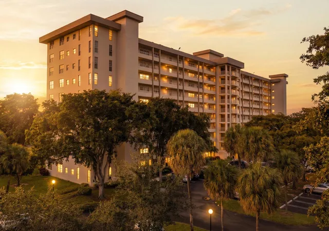 575-oaks-ln-1002-pompano-beach-fl-33069/hzid_e6a61de0