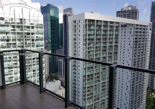 68-se-6th-st-3305-miami-fl-33131/hzid_dbe953bc