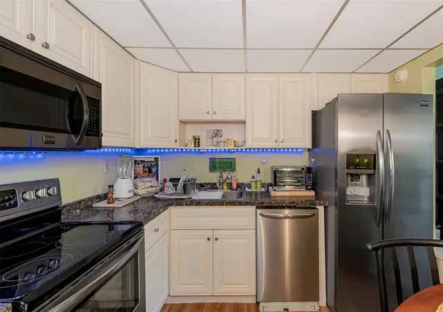 2751-taft-st-305-hollywood-fl-33020/hzid_f505bb1f