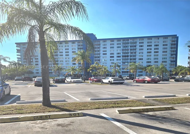4001-hillcrest-dr-909-hollywood-fl-33021/hzid_b9a9b489