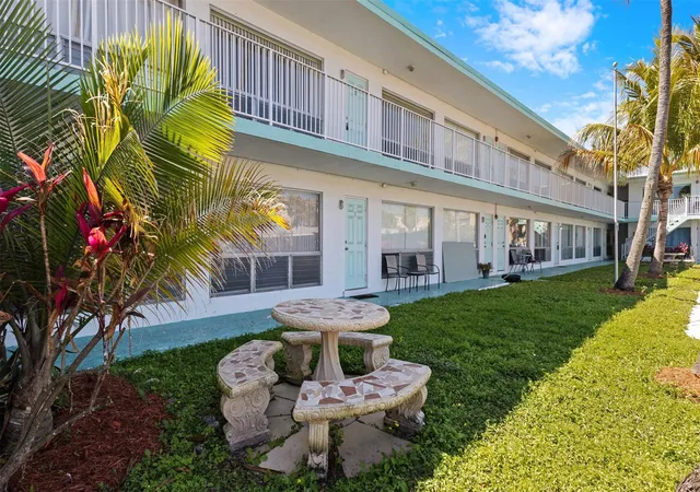 3212-ne-7th-pl-12-pompano-beach-fl-33062/hzid_152e07fc