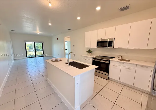 8001-nw-41st-st-f-202-doral-fl-33166/hzid_6011406d