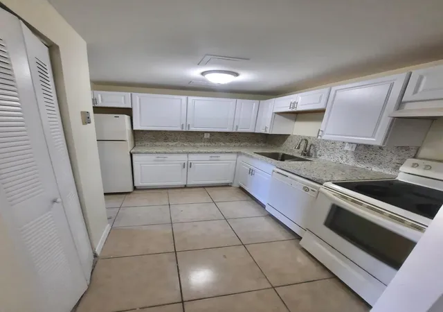 409-executive-center-dr-208-west-palm-beach-fl-33401/hzid_2e69d99b