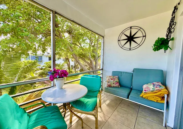 2551-w-golf-blvd-204-pompano-beach-fl-33064/hzid_24ee8f1c