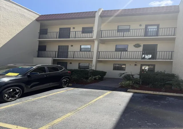 2025-oleander-blvd-105-fort-pierce-fl-34982/hzid_77c4e1aa