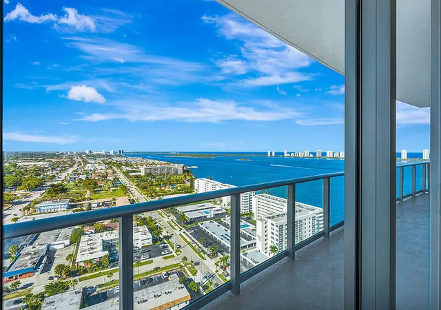 220-lake-shore-dr-2105-lake-park-fl-33403/hzid_aff630bc