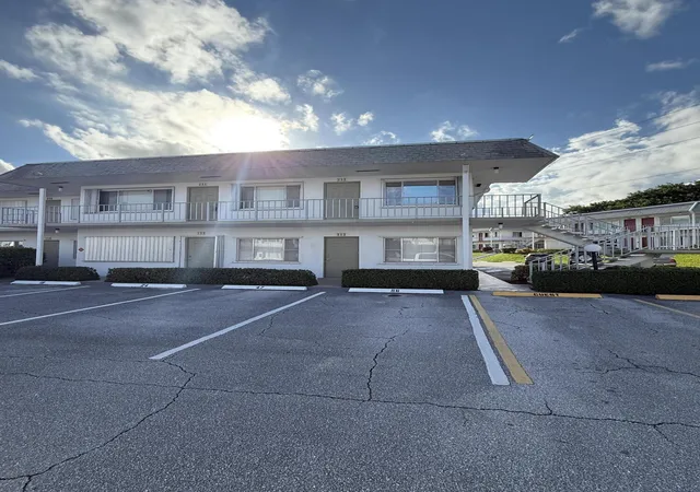 3160-lake-osborne-dr-112-fl-33461/hzid_afae0398