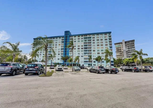 4001-hillcrest-dr-602-4-hollywood-fl-33021/hzid_5492ce83