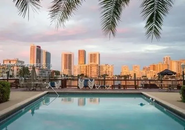 462-golden-isles-dr-202-hallandale-beach-fl-33009/hzid_160806bb