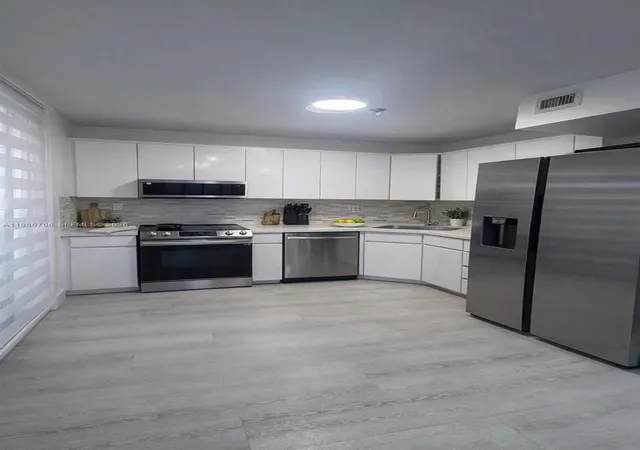 671-ne-195th-st-219-e-miami-fl-33179/hzid_15624009