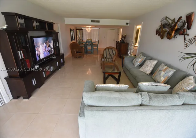 3800-oaks-clubhouse-dr-309-pompano-beach-fl-33069/hzid_d8d2ed48
