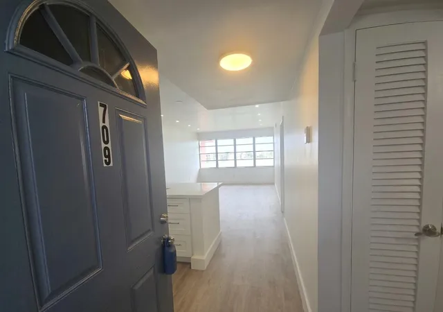 18555-ne-14th-ave-709-miami-fl-33179/hzid_9b3cd8f8