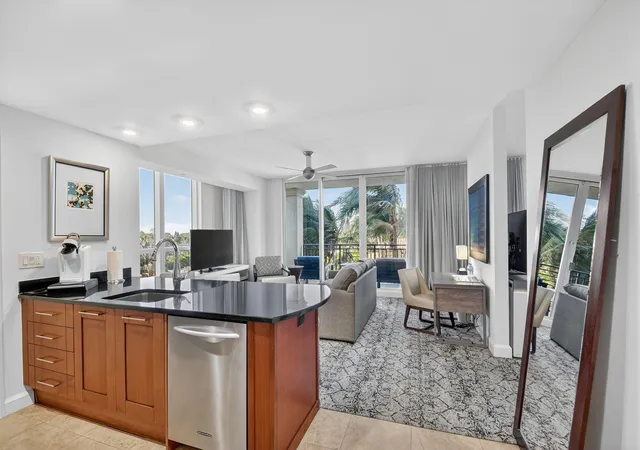 3800-n-ocean-dr-518-singer-island-fl-33404/hzid_2951128c