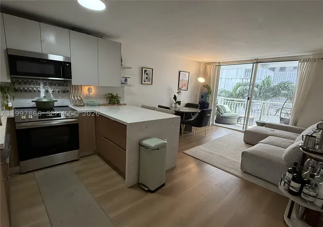 1666-west-ave-305-miami-beach-fl-33139/hzid_52e45600