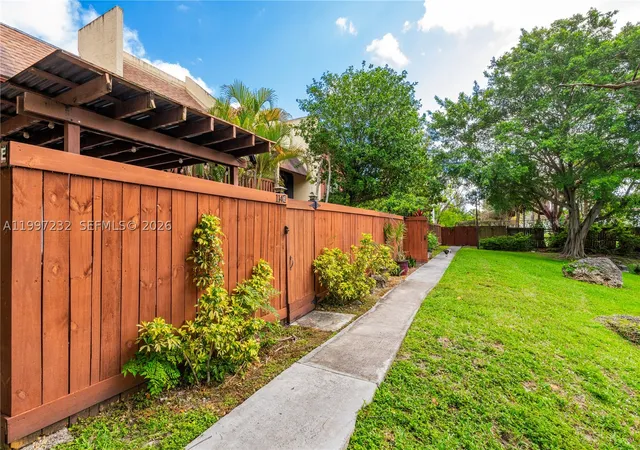 6724-sw-114th-pl-e-miami-fl-33173/hzid_9da40814