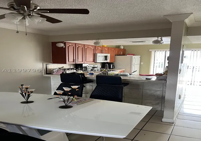 1298-w-51st-pl-d-29-hialeah-fl-33012/hzid_2c959db5