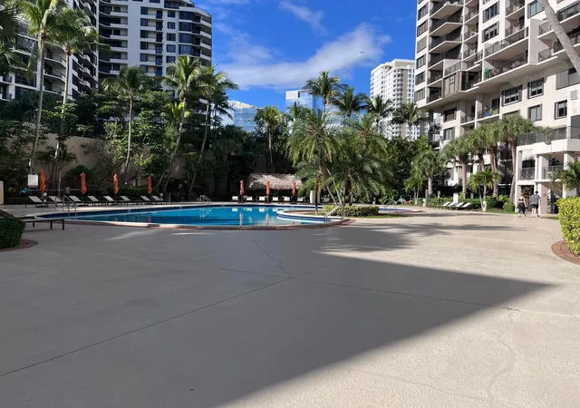 540-brickell-key-dr-1721-miami-fl-33131/hzid_012c336a