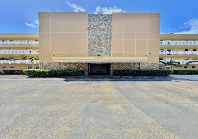 202-se-10th-st-105-dania-beach-fl-33004/hzid_aaea67c0