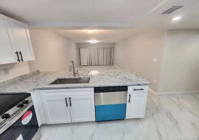 485-n-pine-island-rd-204a-plantation-fl-33324/hzid_b4aced8f