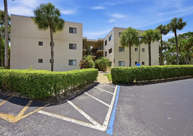 5370-las-verdes-cir-219-delray-beach-fl-33484/hzid_ecfb97b6