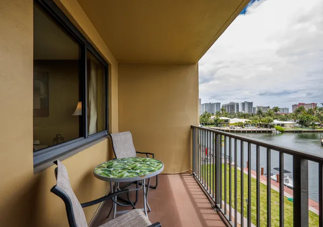 301-golden-isles-dr-412-hallandale-beach-fl-33009/hzid_0cfa50c1