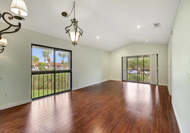 351-club-cir-207-boca-raton-fl-33487/hzid_e91828ca