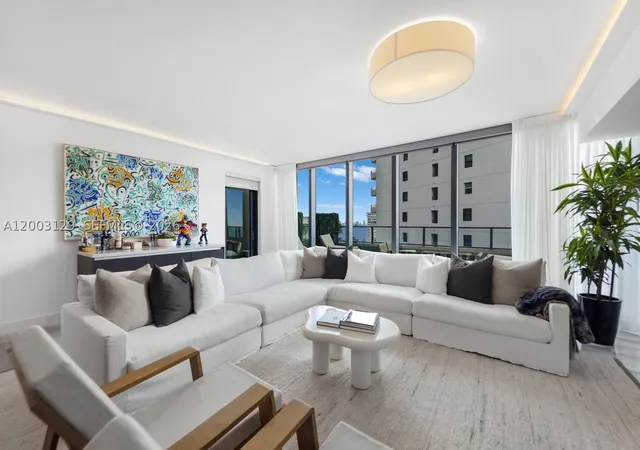 1451-brickell-ave-903-miami-fl-33131/hzid_b1975aae