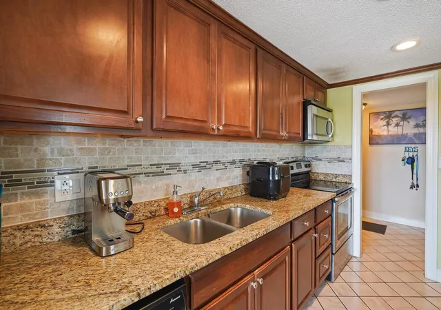 4174-inverrary-dr-701-lauderhill-fl-33319/hzid_82f0e70a