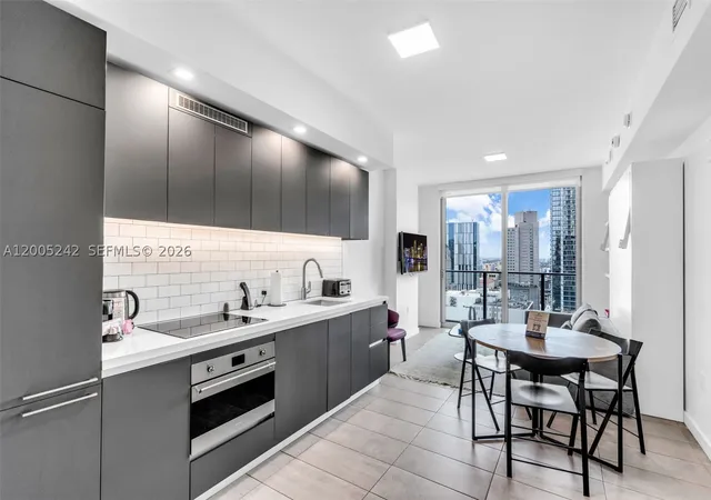 227-ne-2nd-st-2503-miami-fl-33132/hzid_6eba29c1
