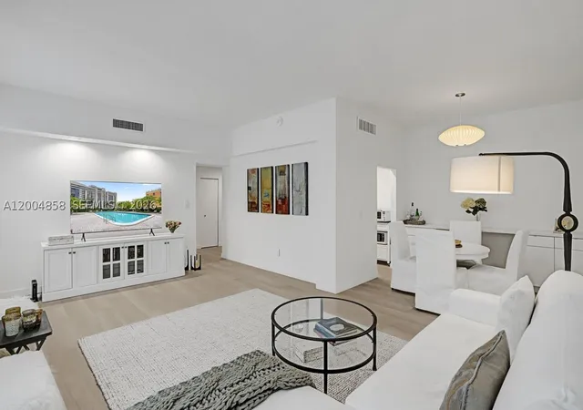 625-biltmore-way-103-coral-gables-fl-33134/hzid_a2b817b8