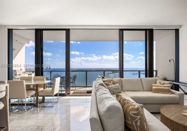 1451-brickell-ave-4002-miami-fl-33131/hzid_c14c0f1c