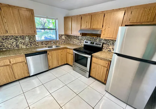10442-sunrise-lakes-blvd-104-sunrise-fl-33322/hzid_432b6a9b