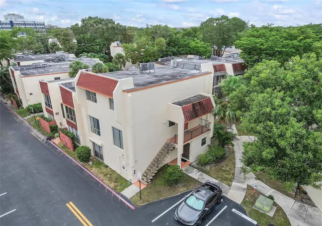 301-n-pine-island-rd-107-plantation-fl-33324/hzid_a0166f76