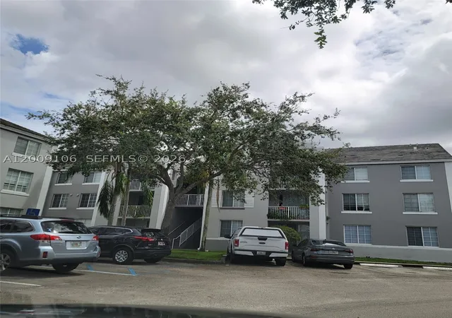 711-sw-111th-way-301-pembroke-pines-fl-33025/hzid_ab742c9a