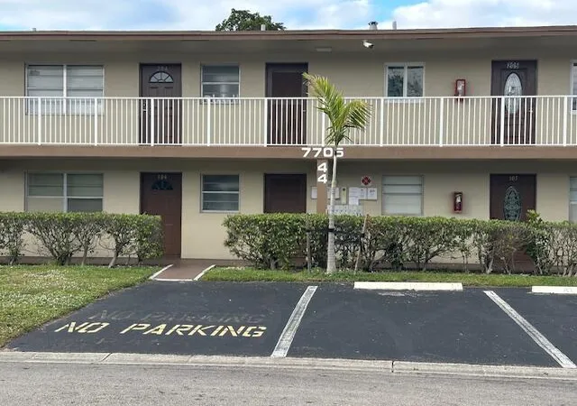7705-nw-5th-ct-103-margate-fl-33063/hzid_e702ad22