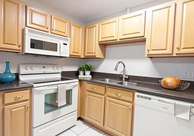 3256-nw-104th-ave-115c-coral-springs-fl-33065/hzid_c9413699