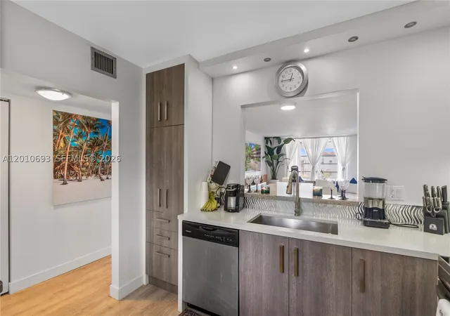 2850-somerset-dr-410l-lauderdale-lakes-fl-33311/hzid_619524c8