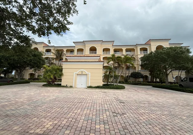 4-harbour-isle-dr-e-unit-204-fort-pierce-fl-34949/hzid_95220b40