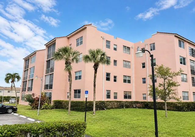 2841-somerset-dr-107-lauderdale-lakes-fl-33311/hzid_d584fd7e