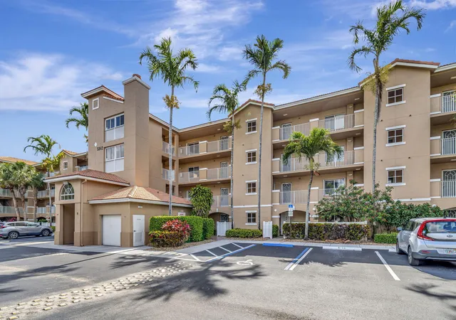 5842-crystal-shores-dr-105-boynton-beach-fl-33437/hzid_72ddff56