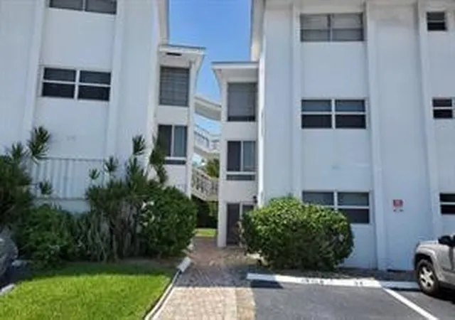 224-hibiscus-ave-260-lauderdale-by-the-sea-fl-33308/hzid_194cbbc5