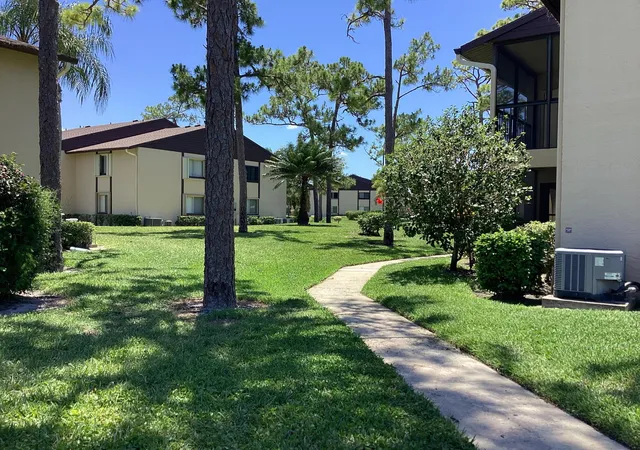 410-pine-glen-ln-b-2-fl-33463/hzid_a630e612