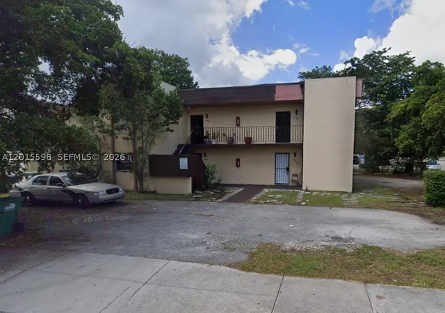 14050-ne-2nd-ct-1-2-1-miami-fl-33161/hzid_a2e33d44