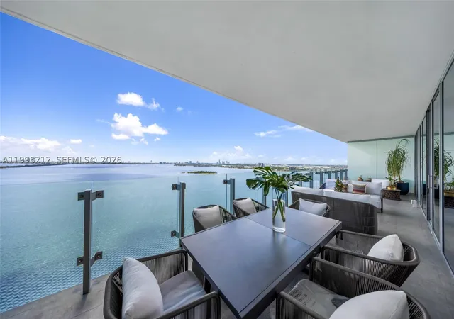 700-ne-26th-ter-2202-miami-fl-33137/hzid_b210a386