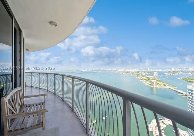 1750-n-bayshore-dr-4702-miami-fl-33132/hzid_5d032a57